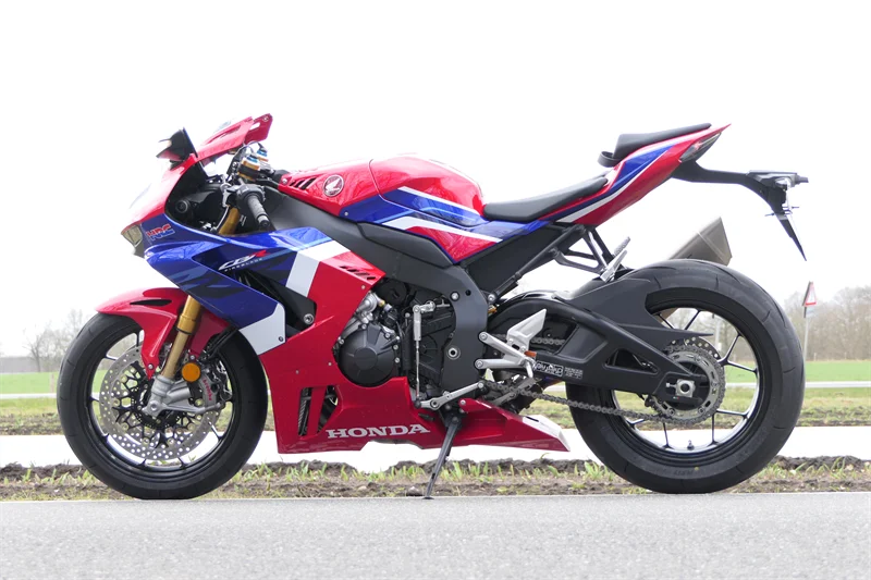 Honda CBR 1000 RR-R auf der Landstraße