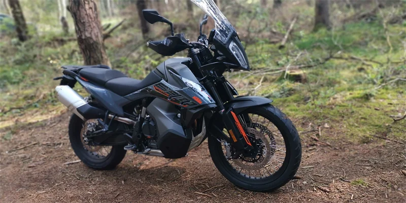 Seitenansicht KTM 890 Adventure