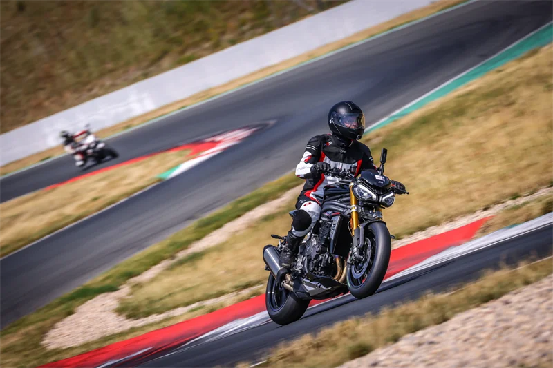 Speed Triple 1200 RS Test