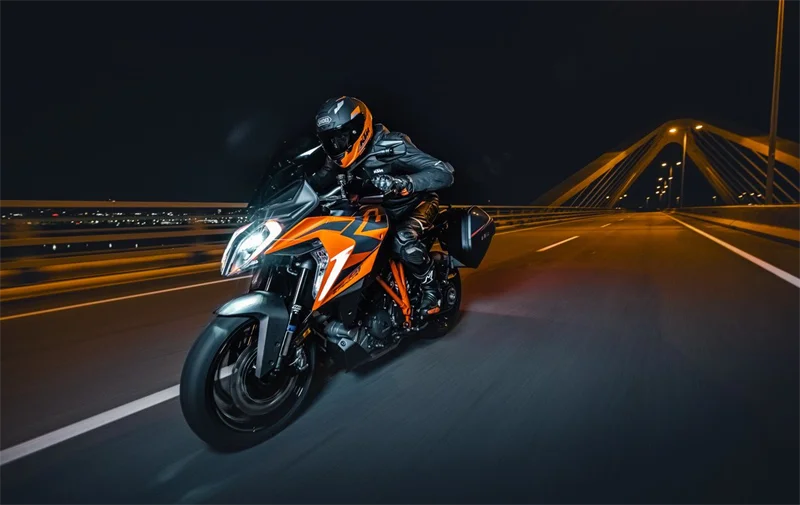 KTM 1290 Super Duke GT 2022