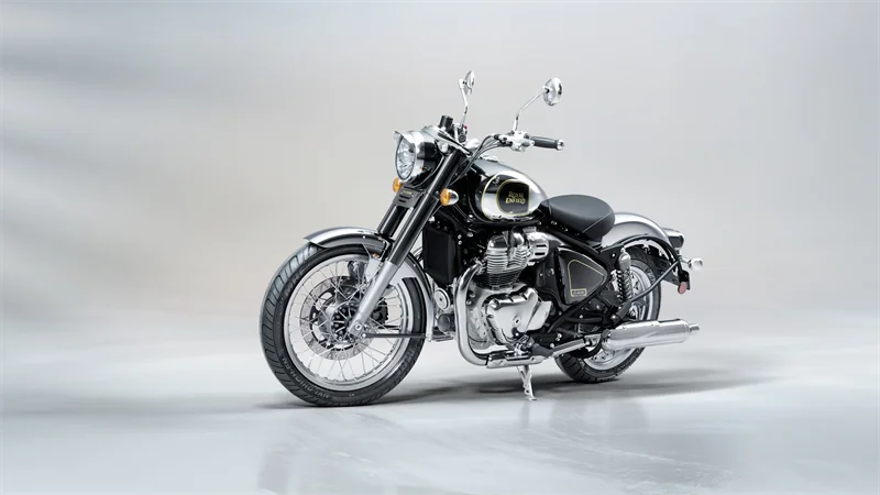 Royal Enfield Classic 650 in der Variante "Black Chrom"