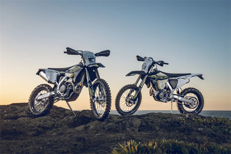 Neu: Triumph Sportenduros TF 450-E und TF 250-E