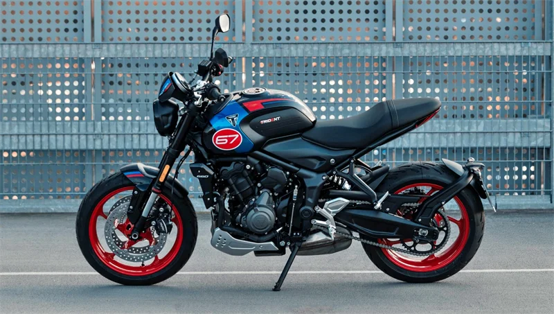 Triumph Trident Triple Tribute SE im neuem Design