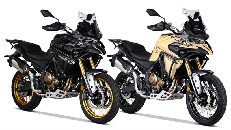 Farbauswahl der DS 625 X: "Desert Yellow" und "Black". Die schwarze mit goldenen Felgen muss es sein!