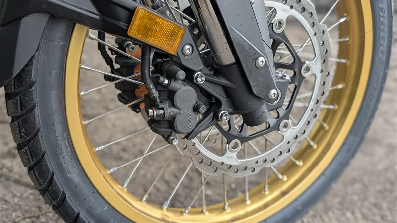 Bremsen vorne von Nissin.