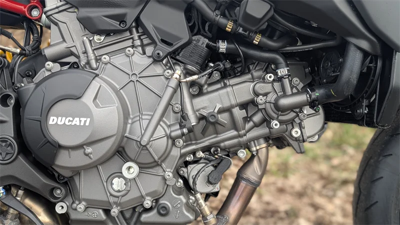 Der neue V2 mit 111 PS und 91 Nm Drehmoment. Ein munteres Kerlchen.