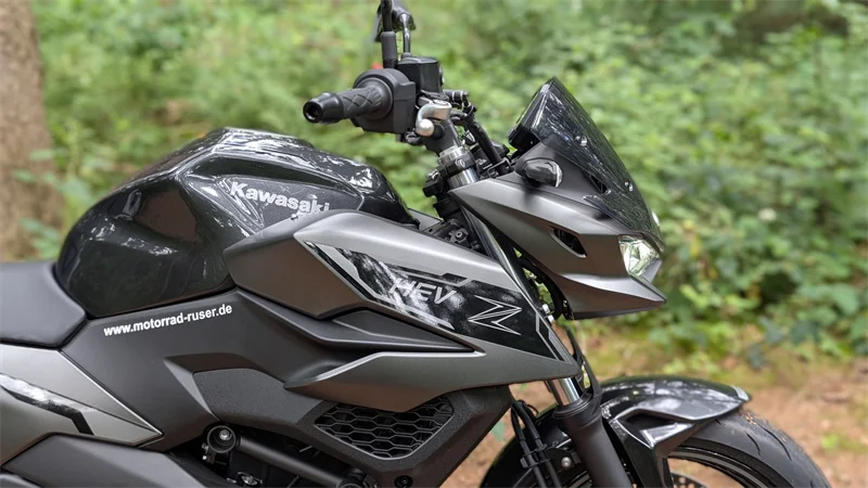 Kawasaki Z7 Hybrid seitliche Ansicht