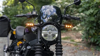 Sehr helles LED-Licht vorne mit Tagfahrlicht#