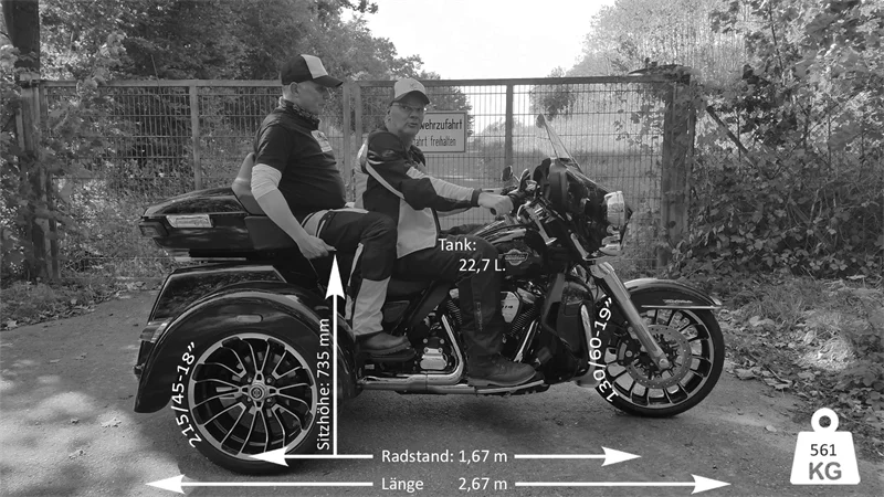 So sitzt es sich zu zweit auf der Tri Glide - gemütlicher geht es kaum.