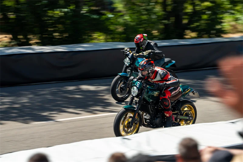 ROYAL ENFIELD PRÄSENTIERT ZEHN GUERRILLA 450 HÄNDLER UMBAUTEN